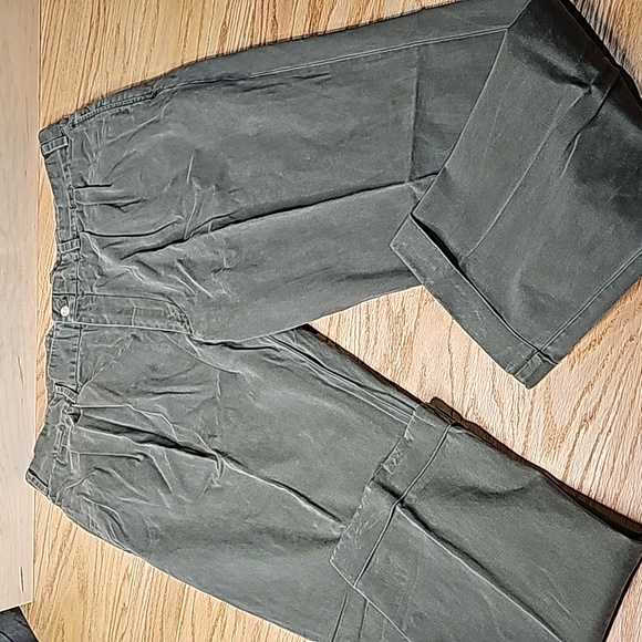 Bill's Khakis M1P Relax Fit Pleated Original Twill. 42/30 orig $185 - Picture 2 of 3